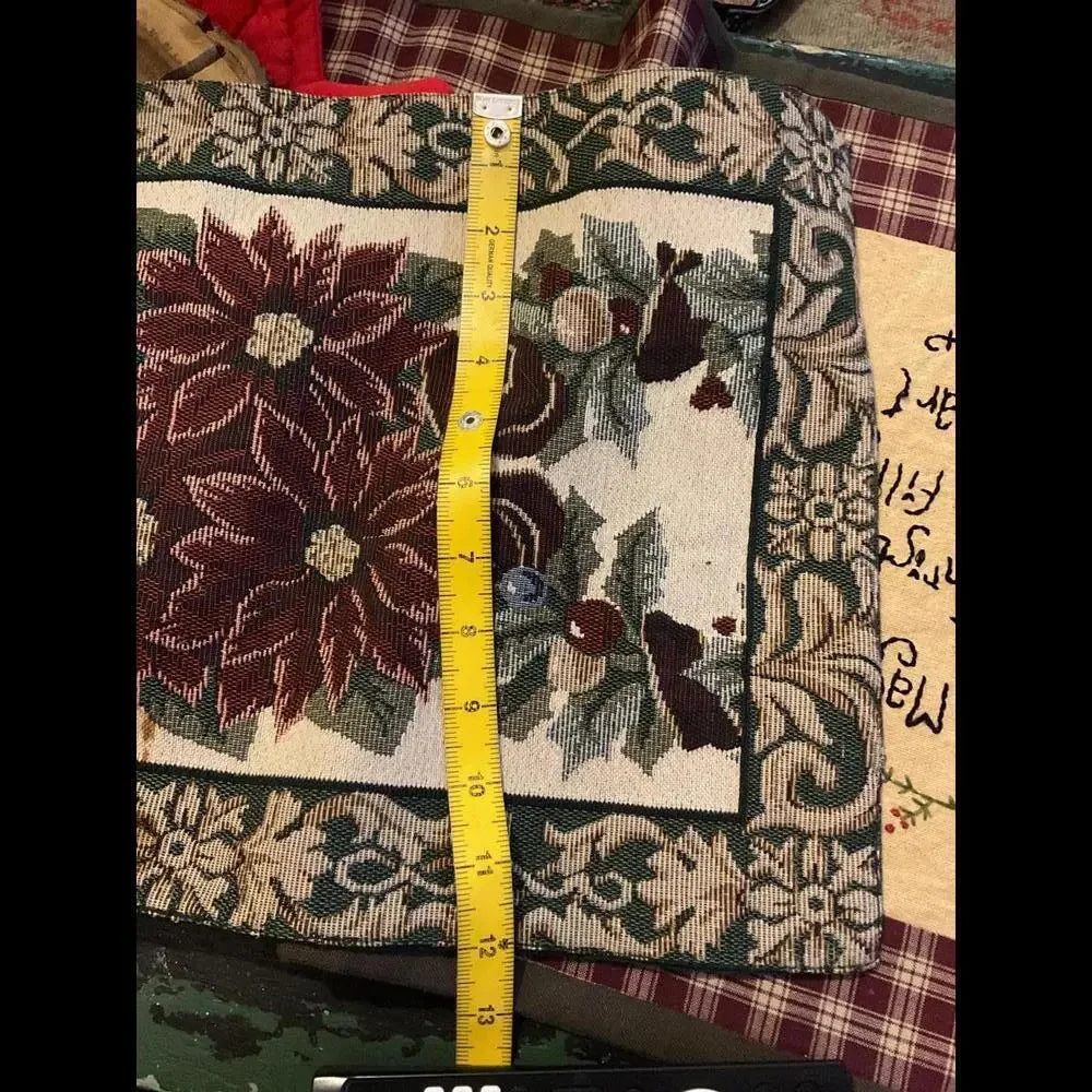 Elegant Floral Tapestry Place Mats Poinsettia Design Set of 4 - Picture 3 of 5